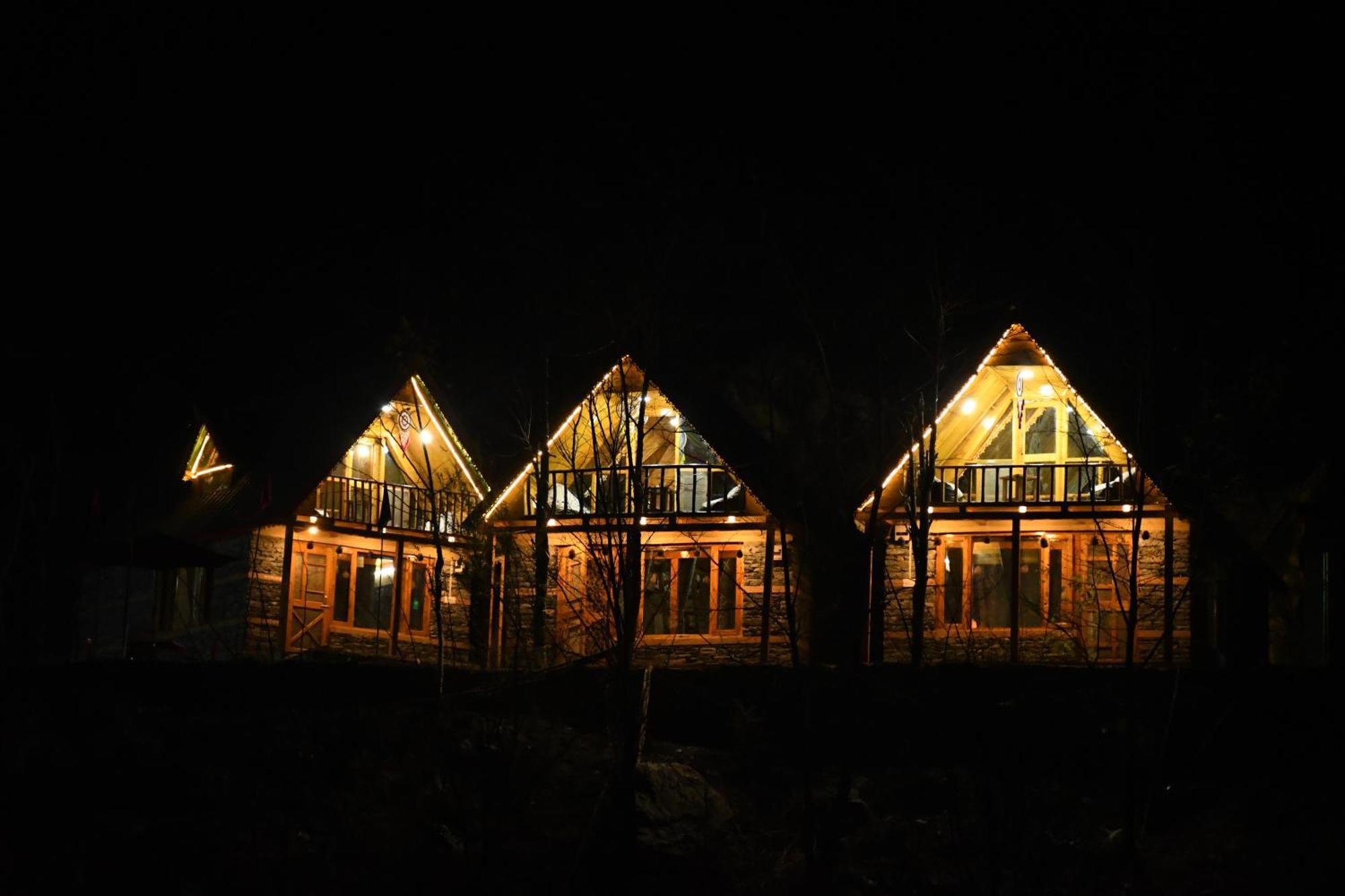 Sainj Riverside Cottages Eksteriør billede